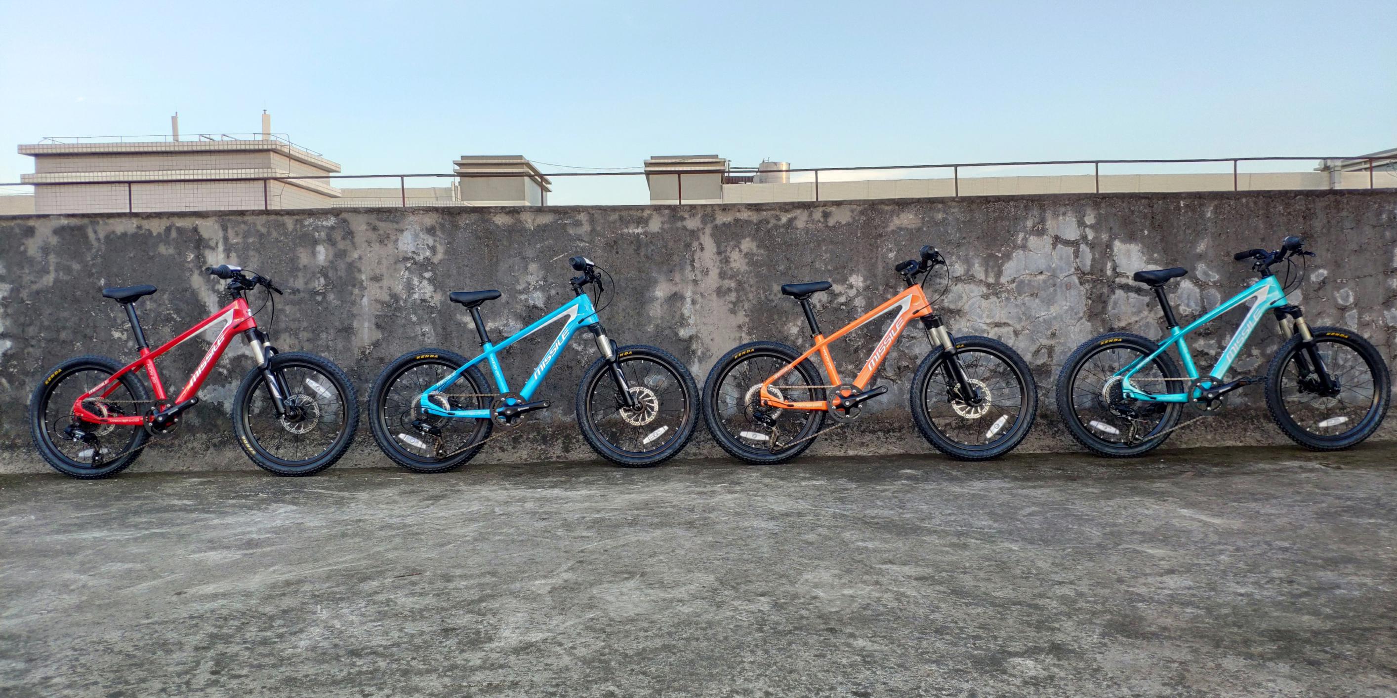 20 Inch Children Bicycle With Suspension Fork And Carbon Fiber Frame Weighs Only 11kg