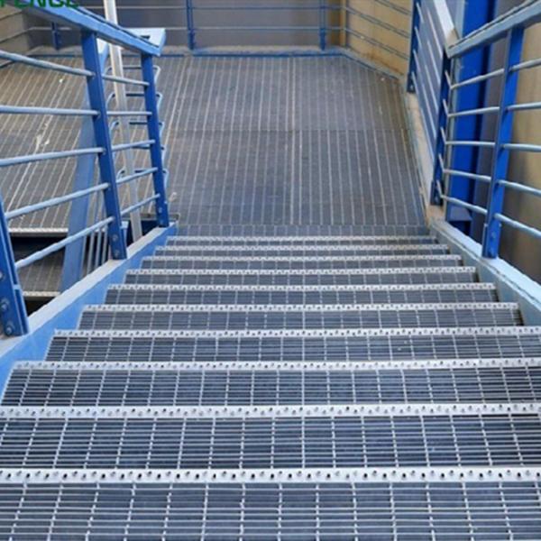 Buy cheap Screw Fixation Stainless 25x5 Bar Grating Treads For Industrial Steps from wholesalers