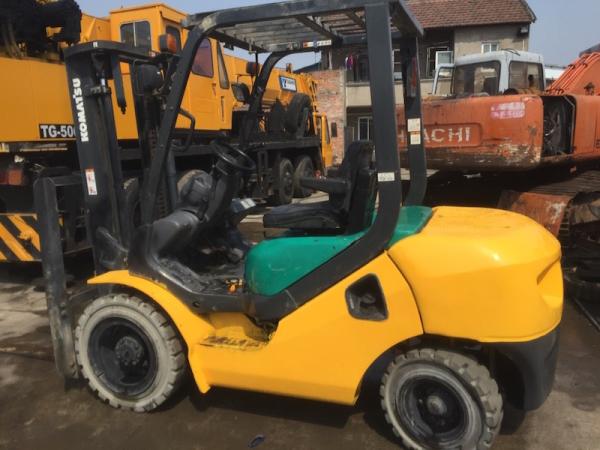 Quality Komatsu second-hand 3 ton forklift three msat for sale