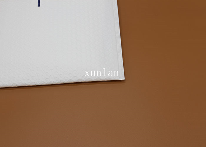 White Recyclable Poly Bubble Mailers Offset Printing For Express Delivery