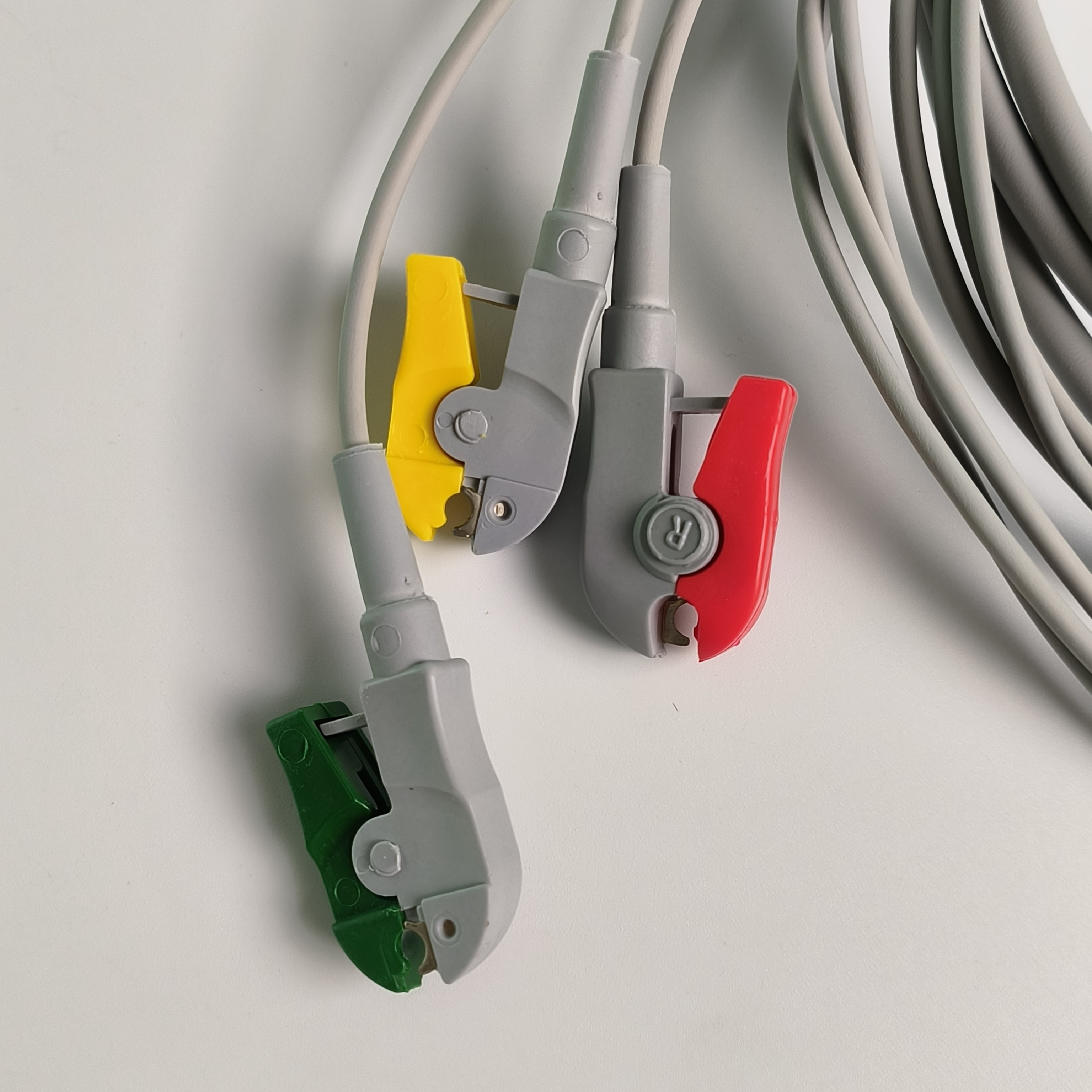 PHILIP Original 3 Lead IEC Leadset. Red, Green, Yellow，2.6 M Machine End Round 12 Needles PN:989803143171