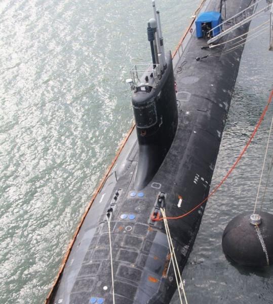 Quality Pure Rubber Submarine Rubber Fender For Port Protection High Pressure Mooring Bumper for sale