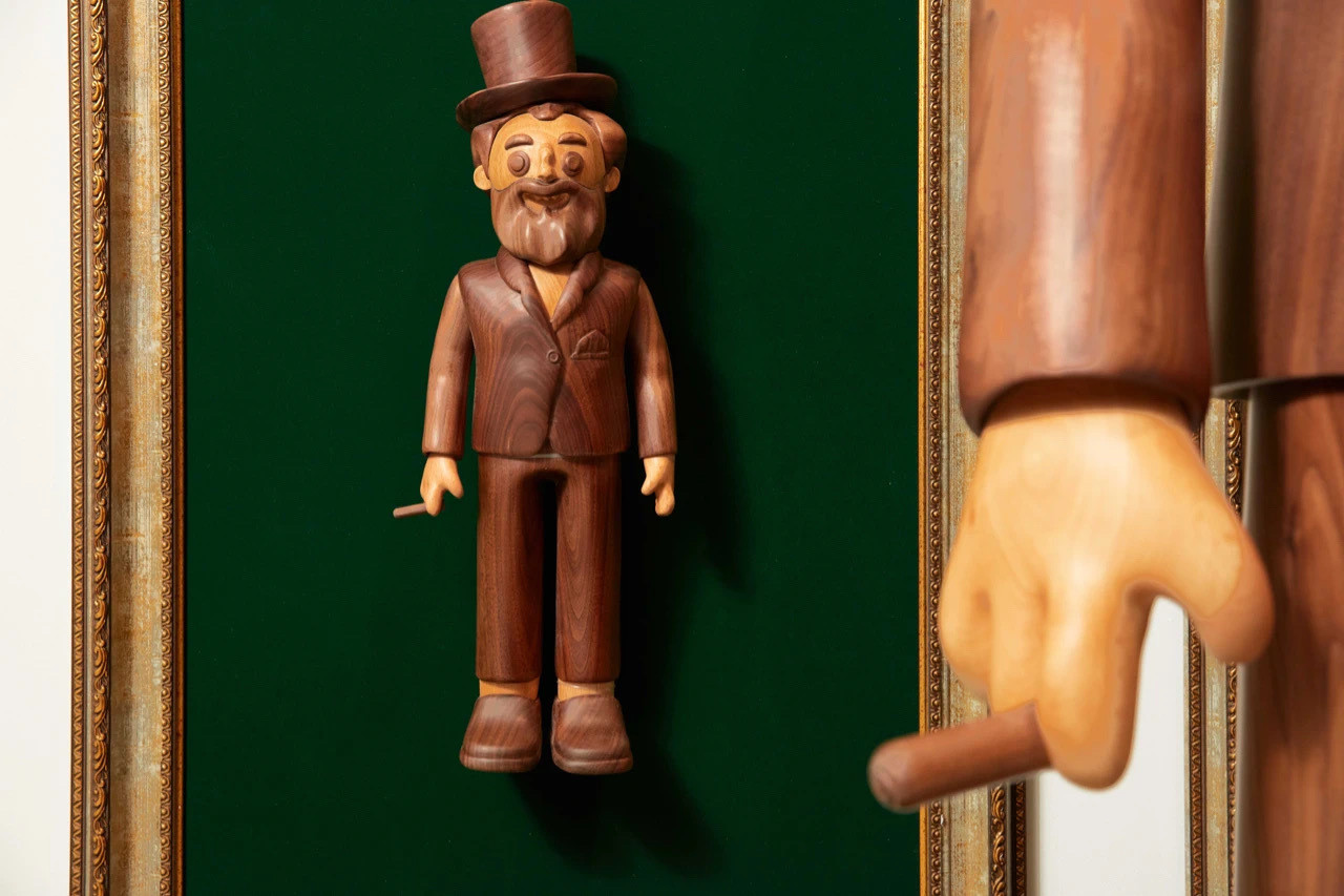Smooth Surface Wooden Art Sculpture Exhibition For Gallery