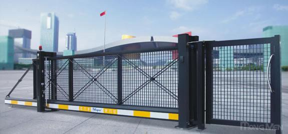 Buy cheap Aluminium Alloy Cantilever Automatic Sliding Gates With Mesh from wholesalers