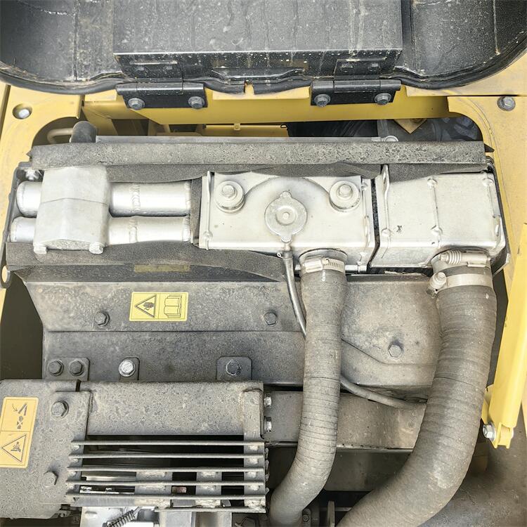 Komatsu130 Used Hydraulic Crawler Machinery Excavator 13 Ton Operating Weight 13000 KG