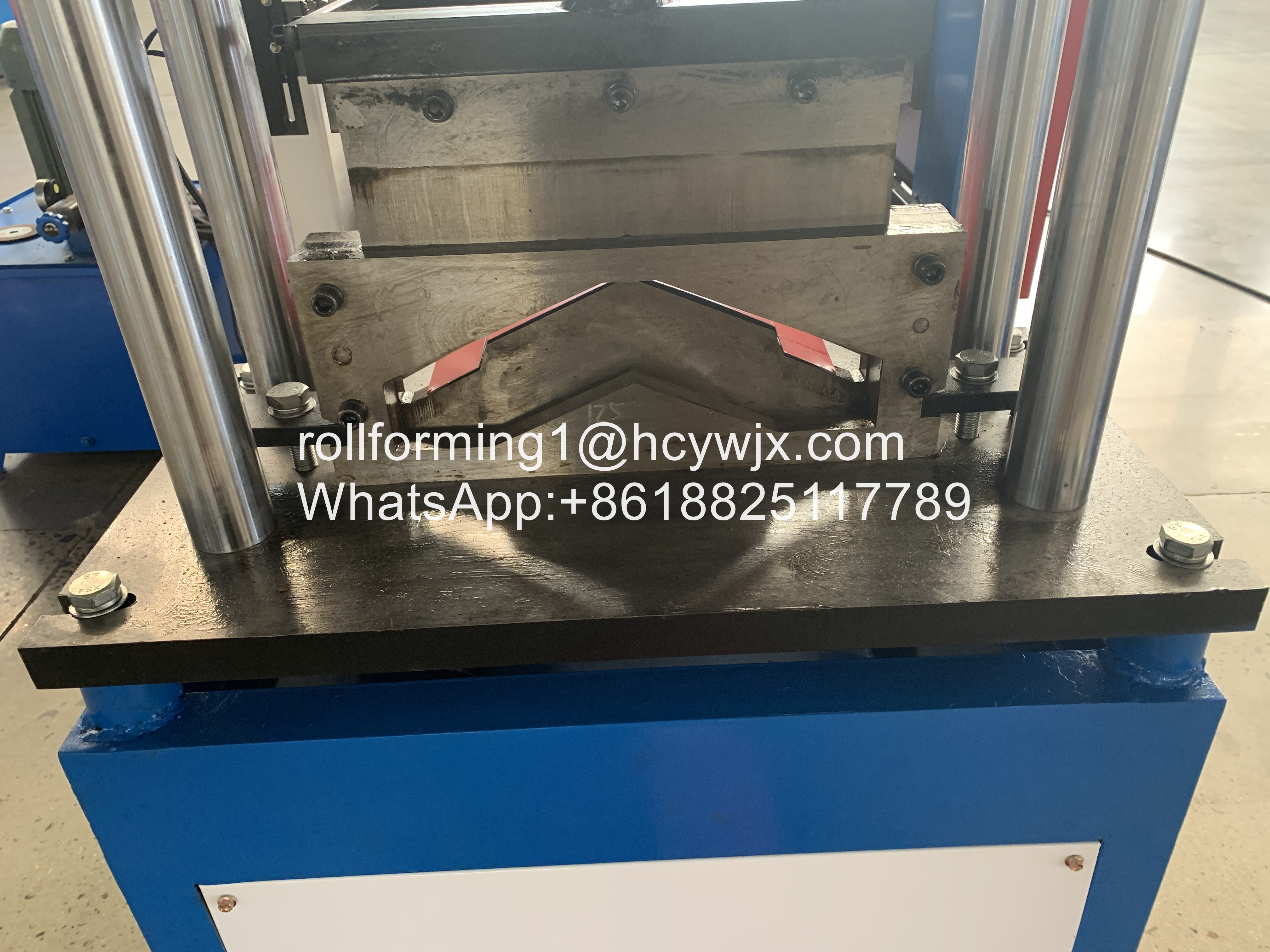 0.3mm Metal Roof PPGI GI Ridge Cap Roll Forming Machine
