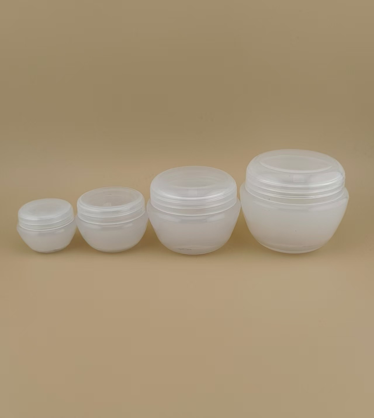 Clear Plastic Cream Jar With Screw Lid For Skincare