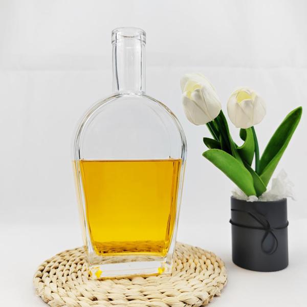 500ml/750ml Spirits Glass Bottle with Smooth Mouth and Lid Thick Bottom