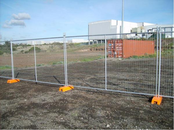 Buy cheap Hot Dipped Galvanized Temporary Chain Link Fence Panels Low Carbon Steel from wholesalers