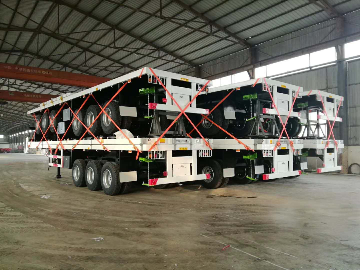 45ft 3 Axles Shipping Container Flat Bed Semi Trailer for Dual Container Transport