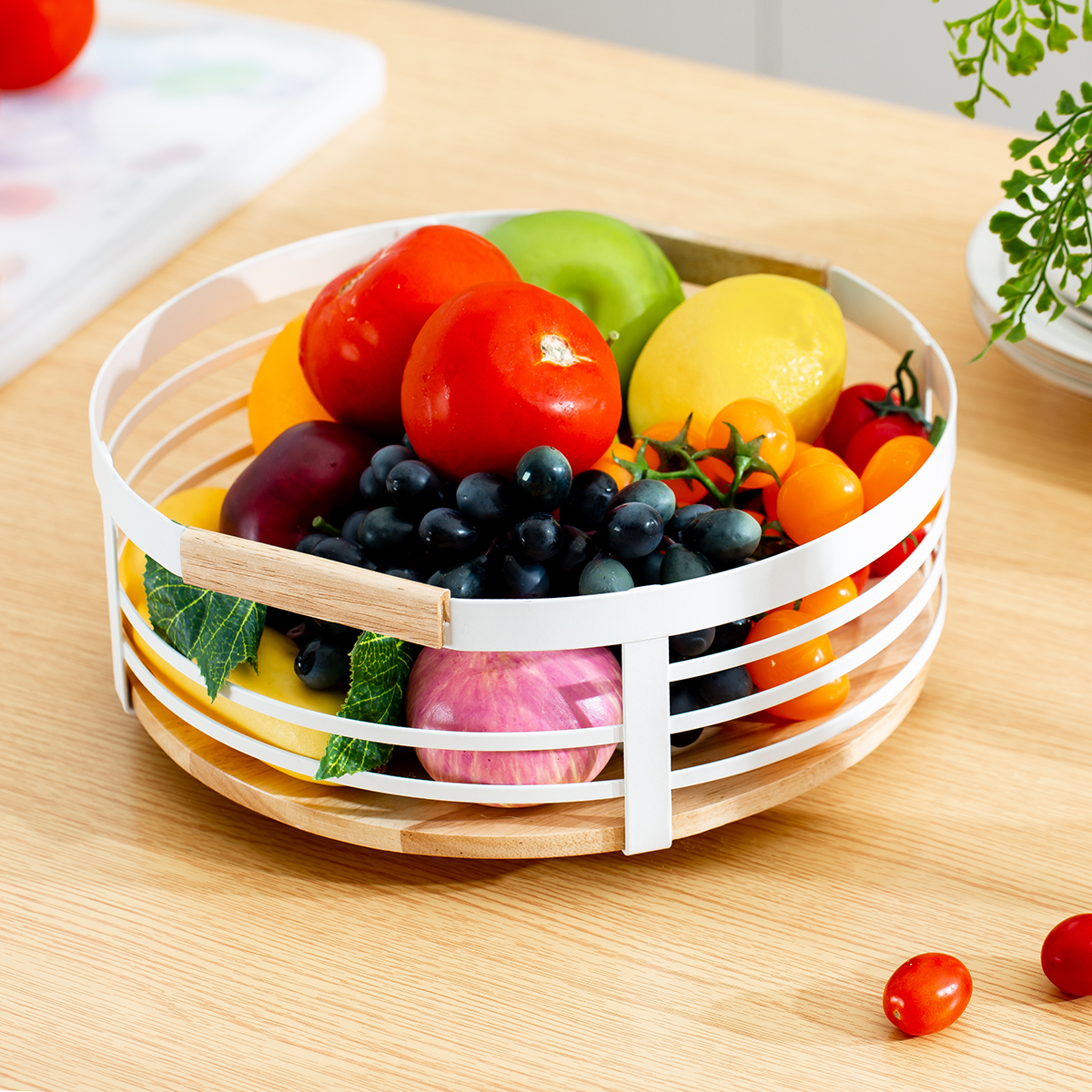 Single Tier Modern Kitchen Organiser Wire Storage Basket with 360 Rotatable Iron