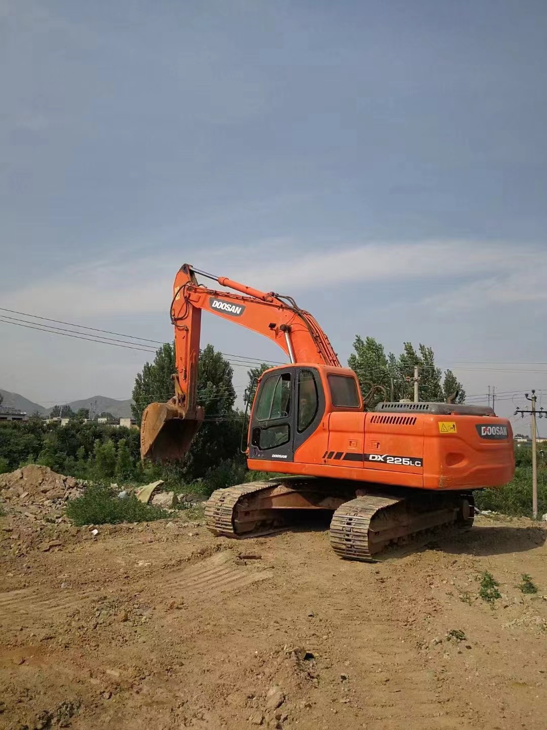 Heavy Duty Doosan Dx225 Excavator for Sale - Ideal for Construction and Mining Applications