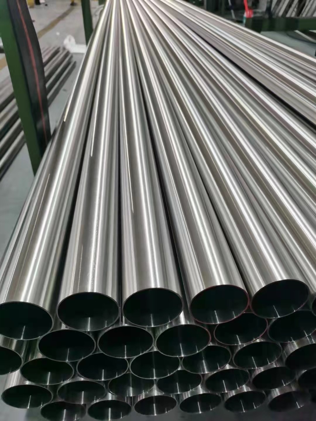 SS304 Stainless Steel Seamless Pipe SCH10-XXS 6000mm Mirror Polished