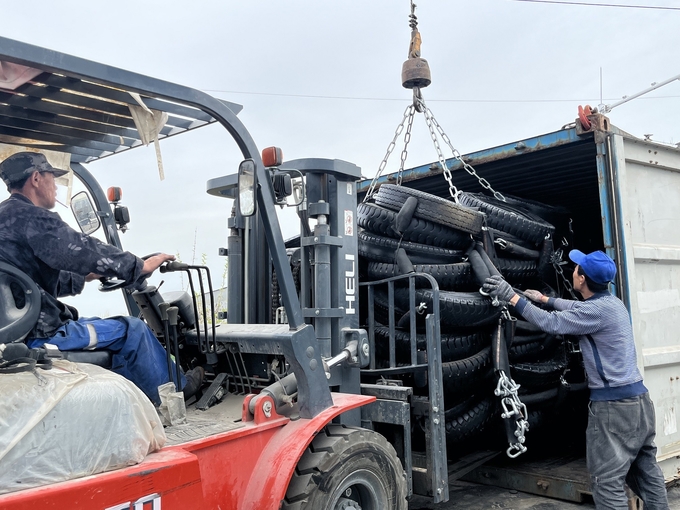 Highly Durable Ship Marine Rubber Fenders for Ship Berthing Protection