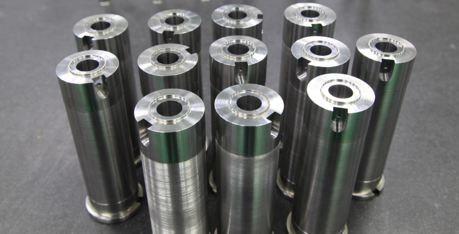 Custom Precision Moulded Components With Steel Groditz Calmax