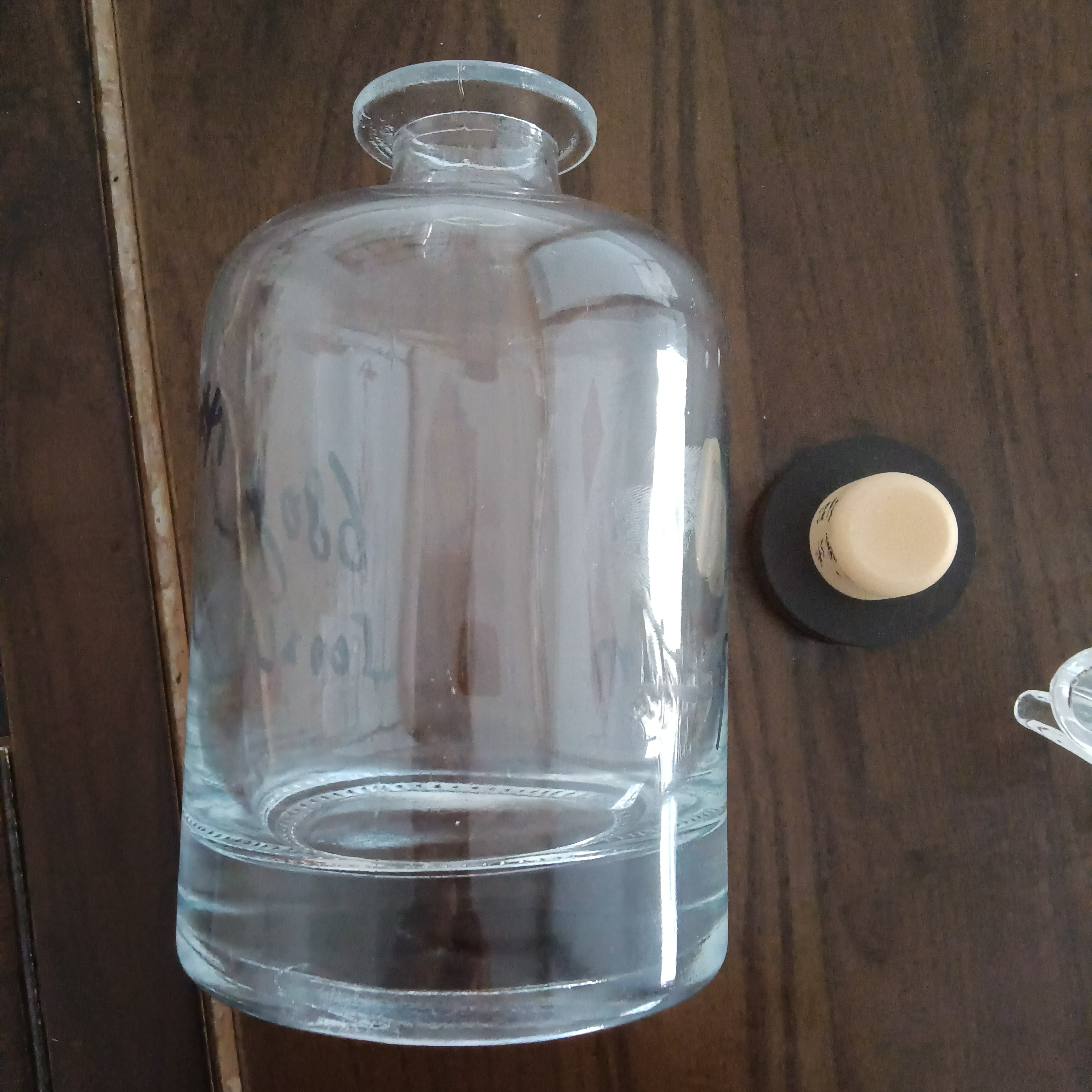 Custom Color Glass Collar 500ml 700ml 750ml Whisky Vodka Bottle