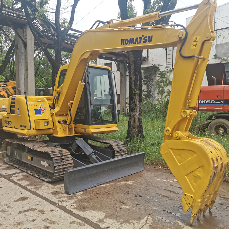 Japan Manufactured 6 Ton Used Komatsu PC60 Excavator with Original Hydraulic Cylinder
