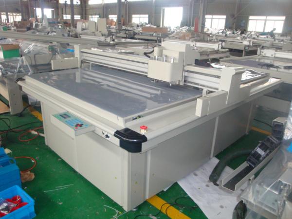Buy cheap No Burning Box Cutting Machine / Flatbed Cutting Plotter For Display from wholesalers