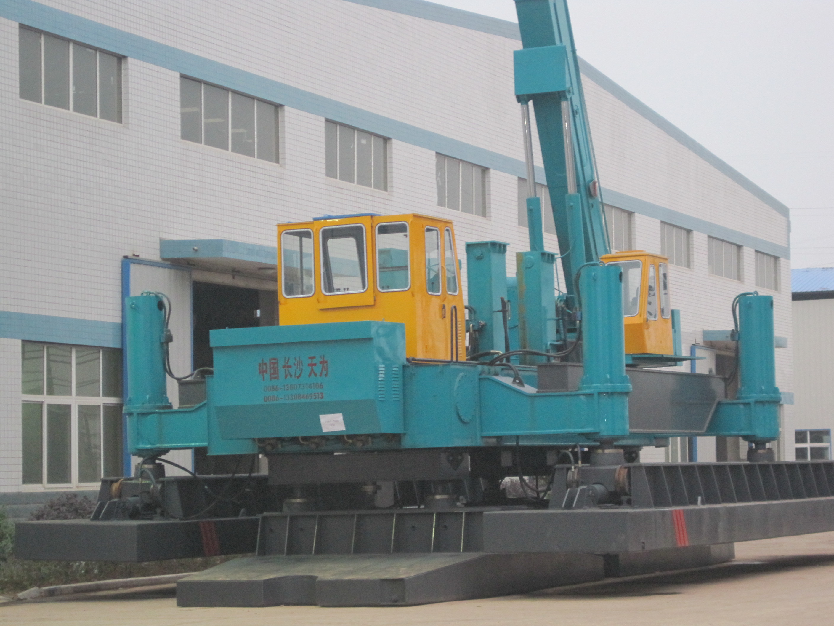 Excellent Performance Hydraulic Pile Driving Machine Spun Pile Square Pile For Clay Soft Soil Sand L