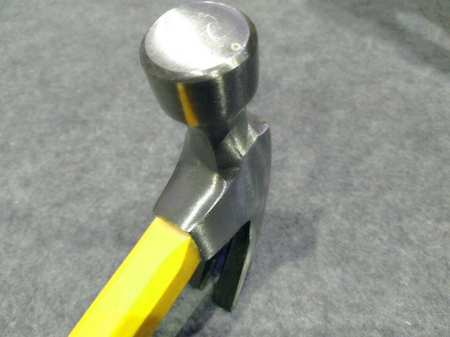 American Type claw hammer(XL0009-6), polishing surface and double colors rubber handle, durable, good price hand tools