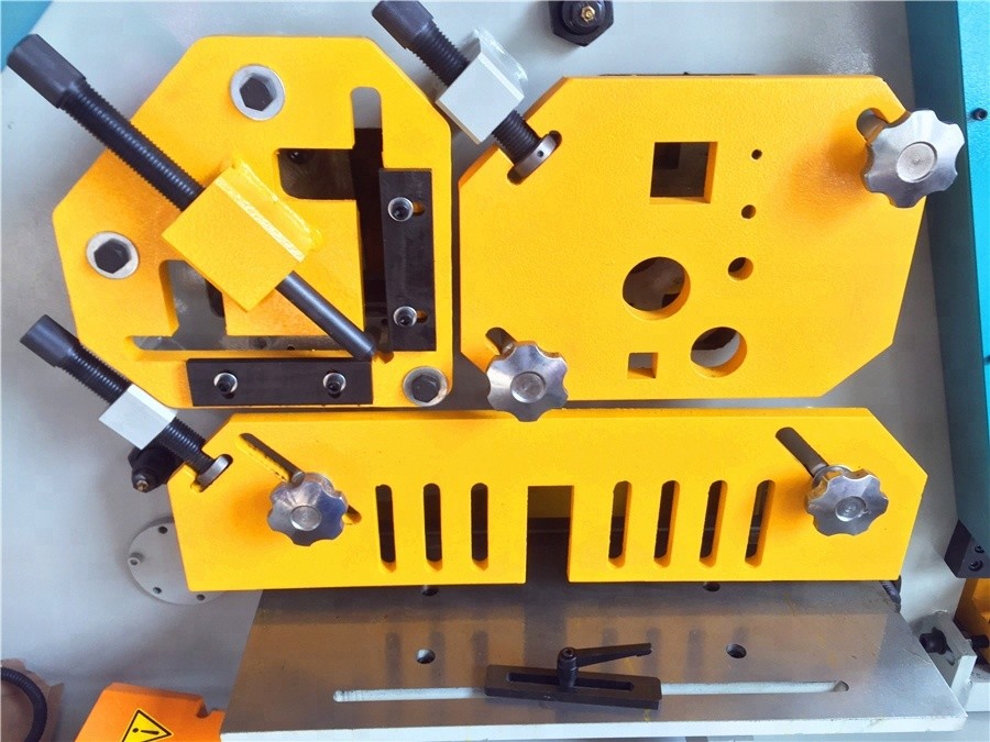 Multifunction Hydraulic Ironworker Machine 60 Ton Combined Punching And Shearing Machine