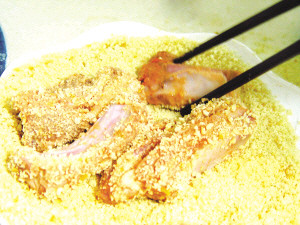 High Capacity Bread Crumbs Machine / Bread Crumbs Extruder Equipment