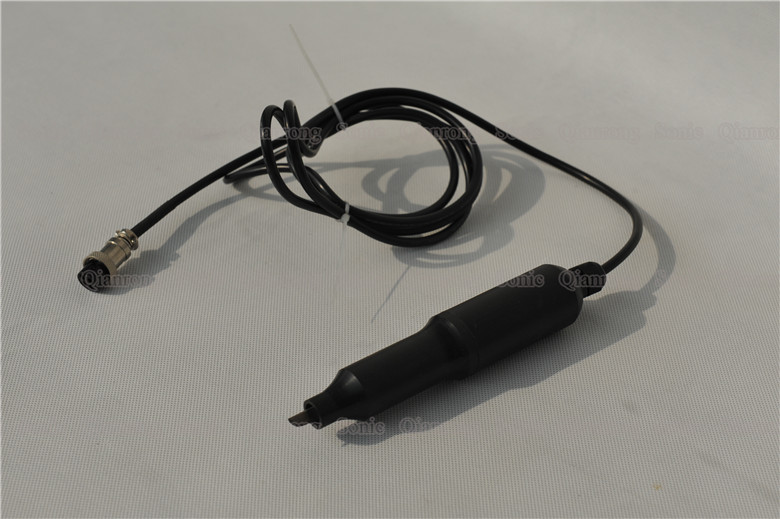 100W Handheld Ultrasonic Textile Cutting Machine For Fabric Edge Banding 155*265*170mm