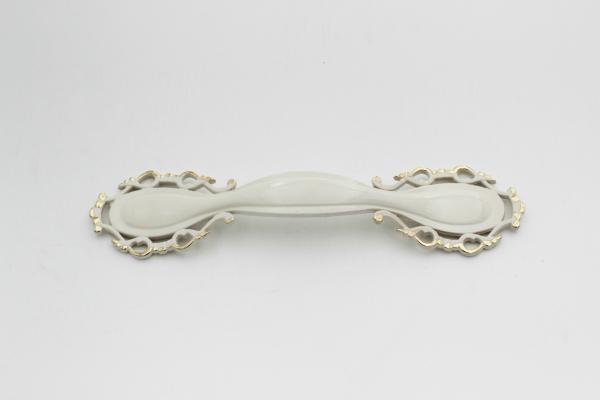 Buy cheap Ivory Cabinet Handle Modern Style Zine Alloy Furniture Handle Wardrobe Pulls from wholesalers