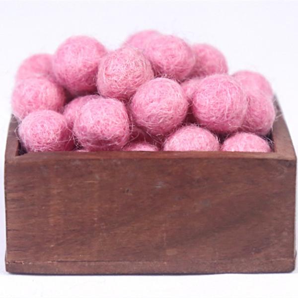 Buy cheap 1.5cm Felt Handicraft Natural Wool Balls For Home Decor from wholesalers
