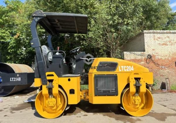 Buy cheap 4 Ton Double Drum Vibratory Road Roller LTC204 Hydraulic Drive 26.5kw from wholesalers