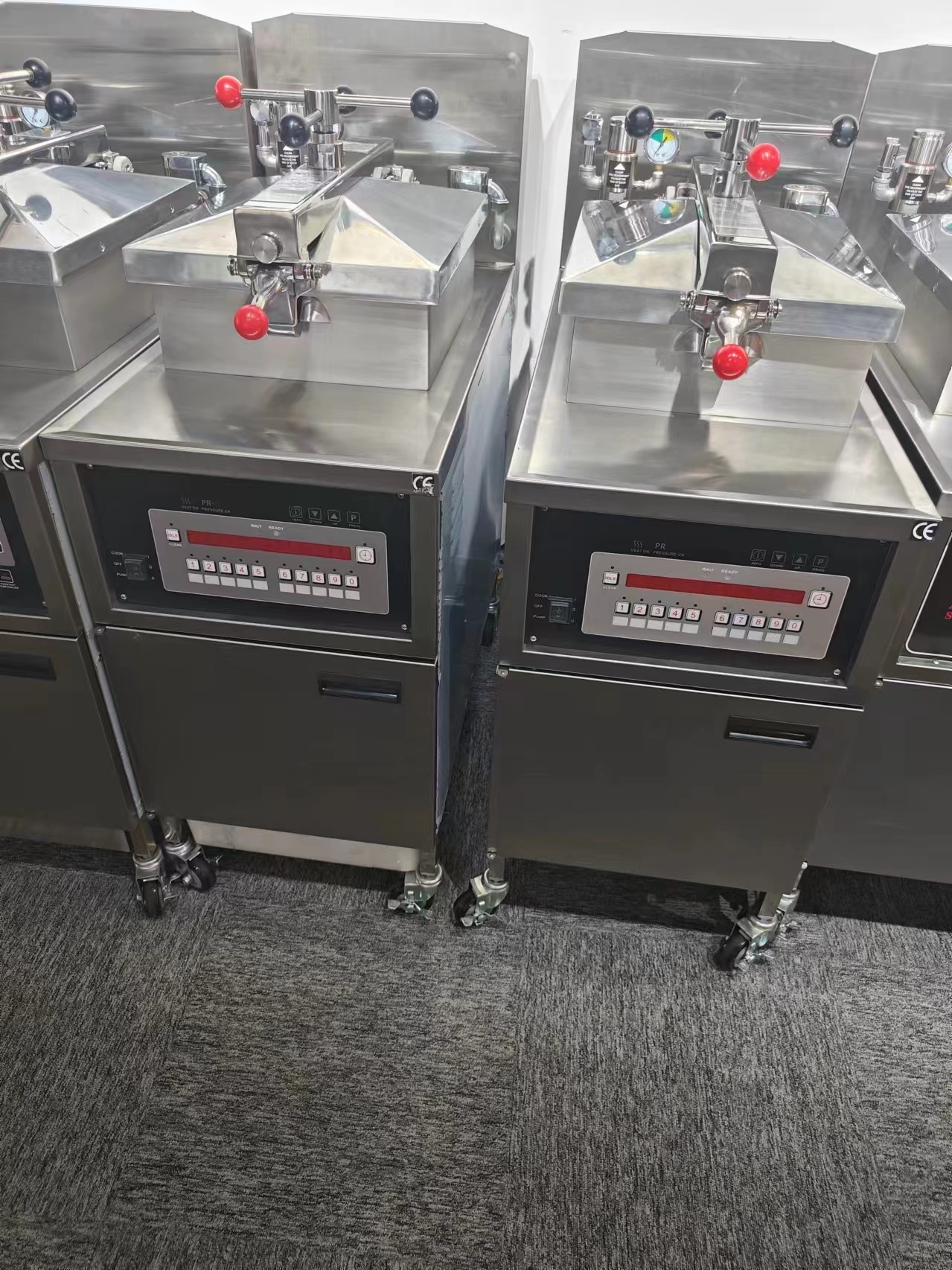 Digital USA Style Red Panel Gas Heating 25L Chicken Pressure Fryer
