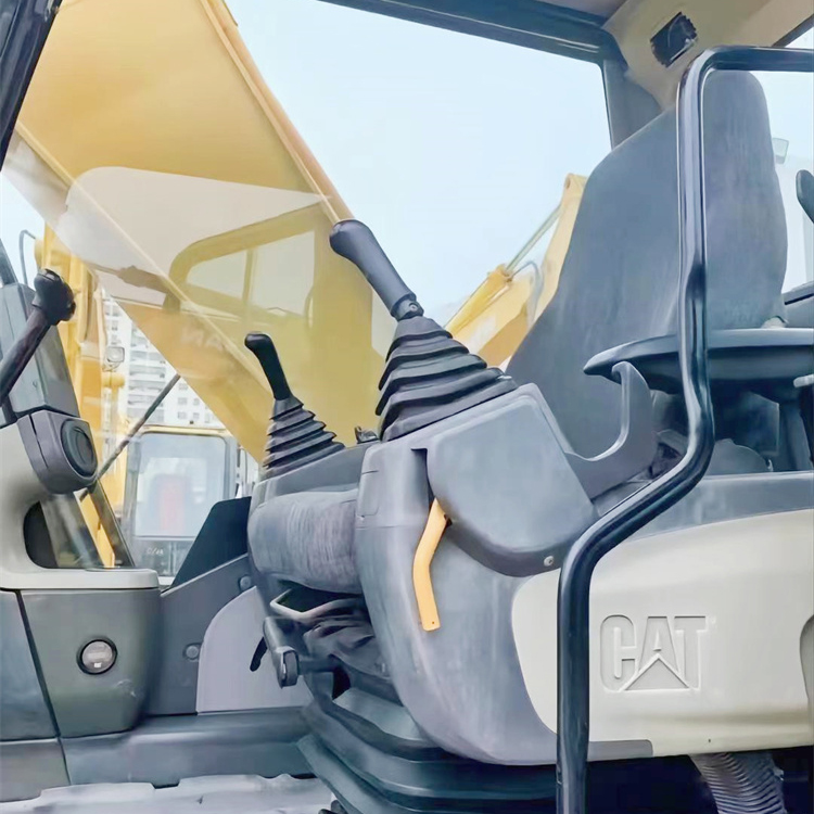 2019 Caterpillar Original Crawler Cat326d2 Excavator in Good Condition Made in Japan