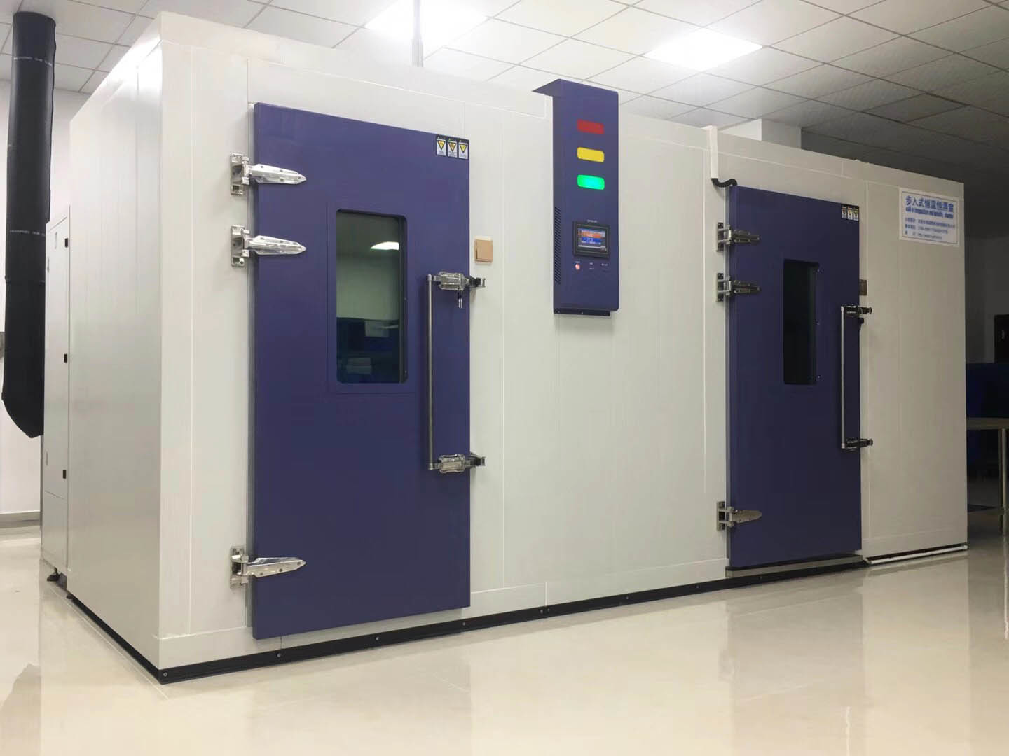 R23/R404 Walk In Environmental Chamber For Car Body And Interior Component Testing