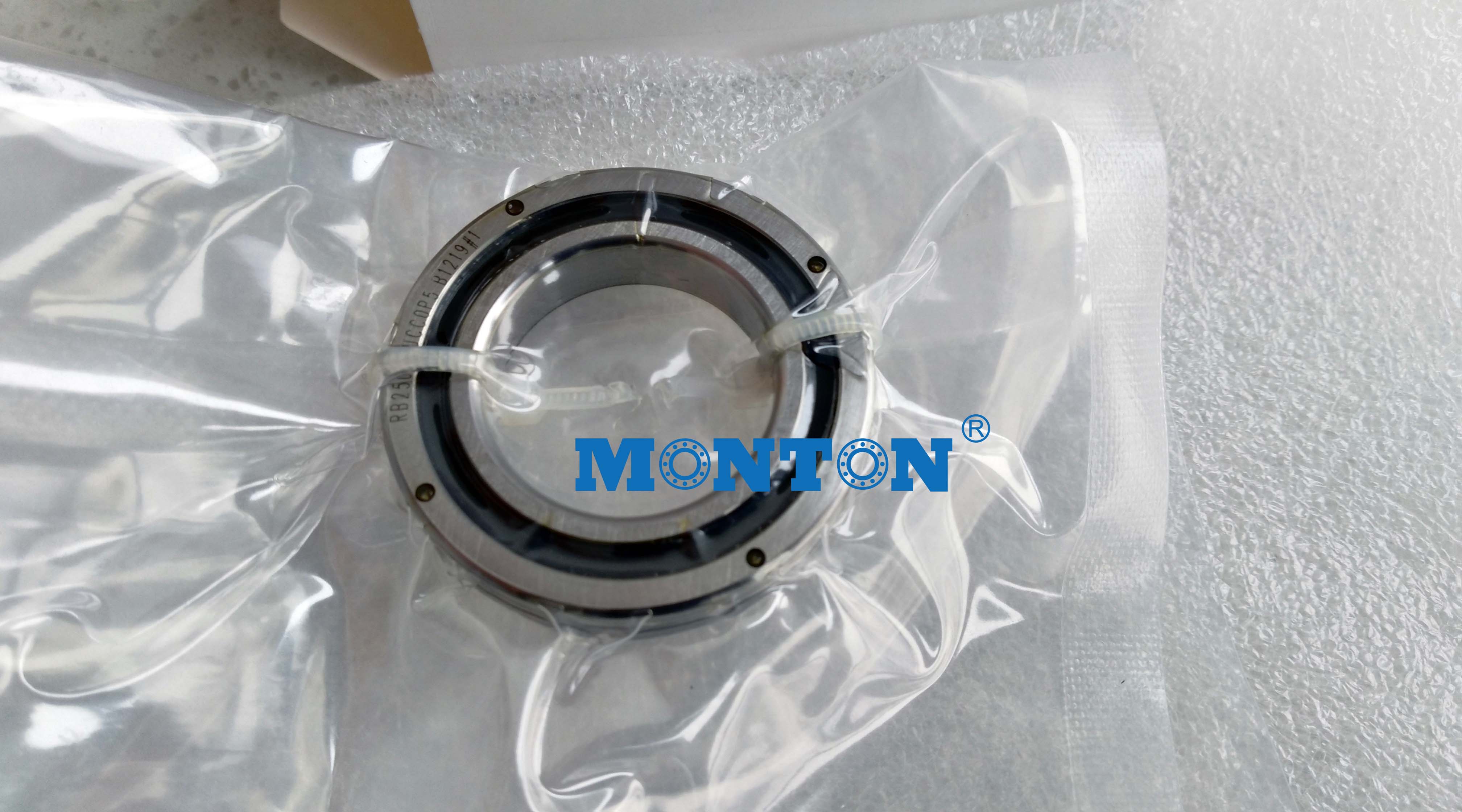 RB2508UUCC0P5 crossed roller bearings