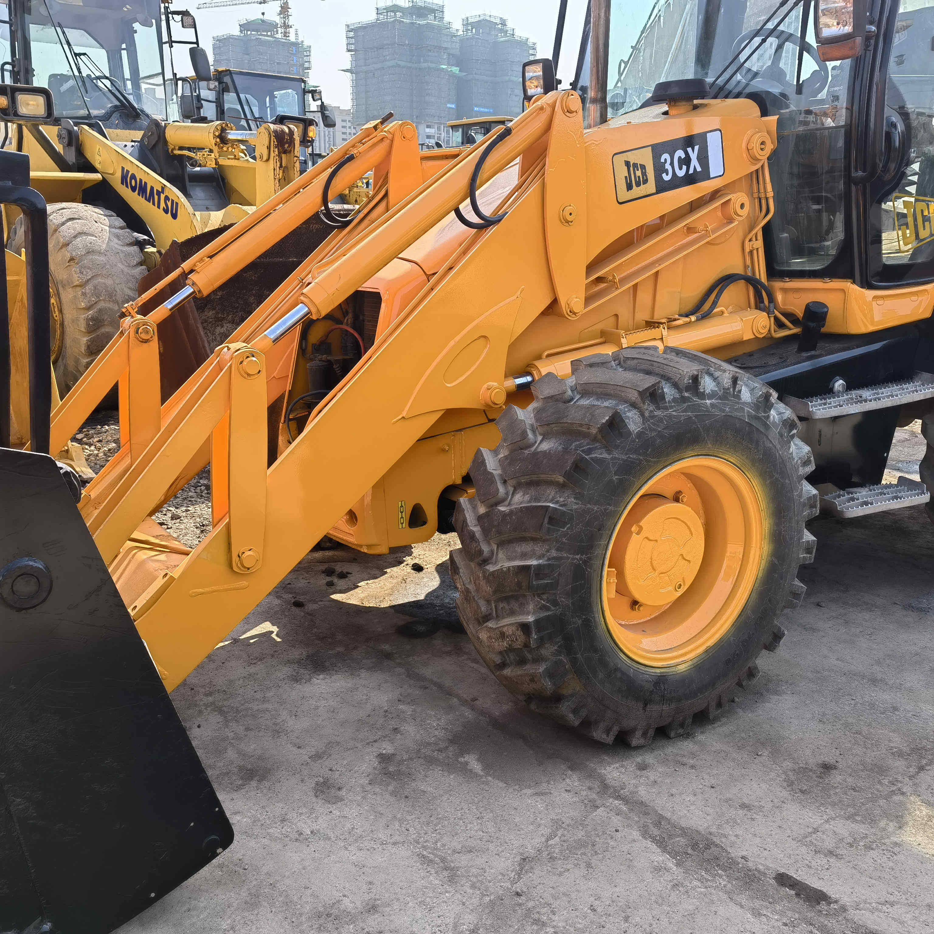 Used JCB 3CX Backhoe Loader Excavator 6.07t Engine power 55kW
