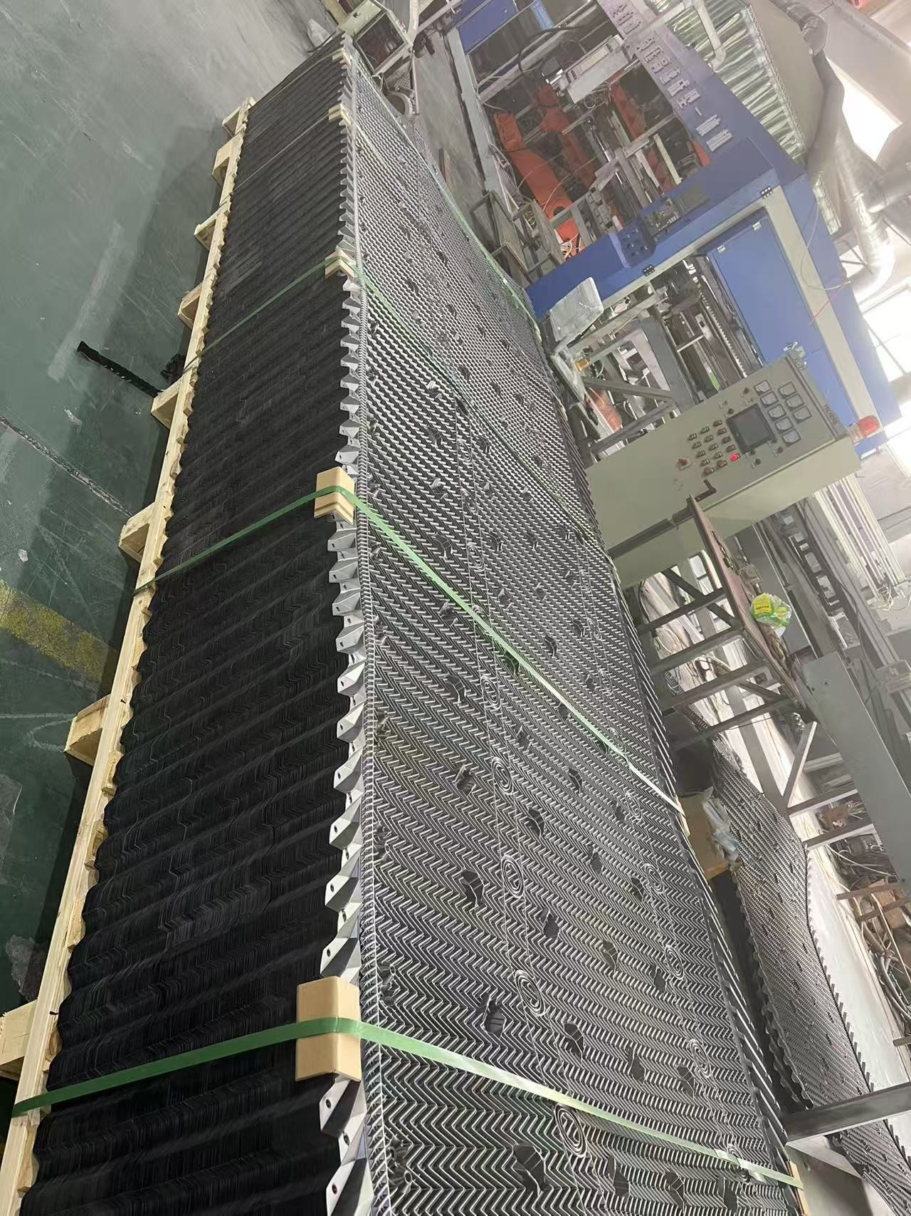High Efficiency Heat Dissipation Black PVC Cooling Tower Fill