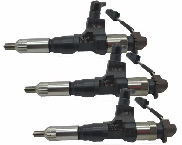 Kobelco Fuel Injector Assembly 095000-6353 For Excavator SK200-8 210-8 230-8 250