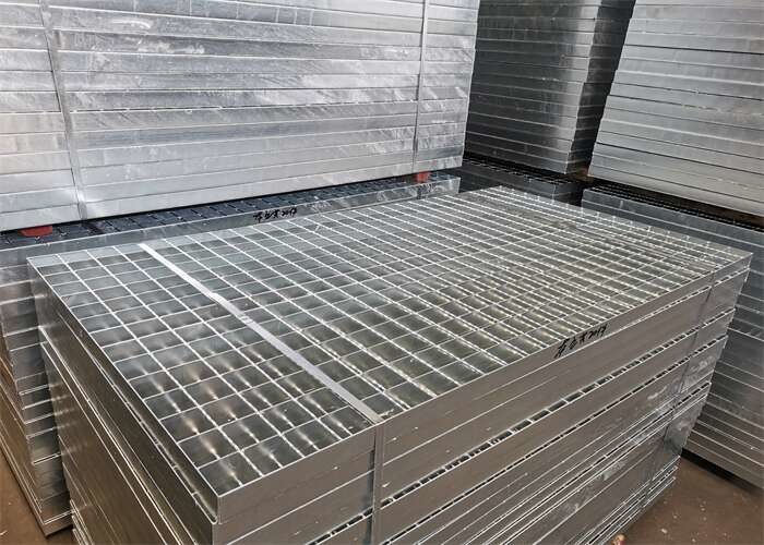 High Strength Platform Steel Grating 100mm Skid Proof Galvanised Walkway Mesh