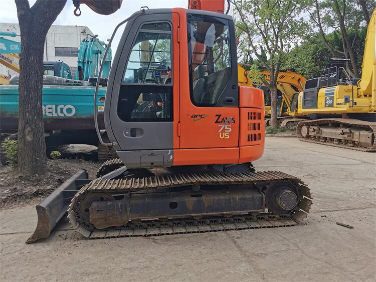 Top Selling Hitachi75 Excavator with Original Hydraulic Pump and Low Working Hours