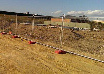 Buy cheap Oem 2400mm Long X 2100mm High Steel Temporary Fencing Heavy Duty from wholesalers