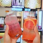 PET 500ml Clear Plastic Bottles With Lids Cylinder Shape Custom Logo
