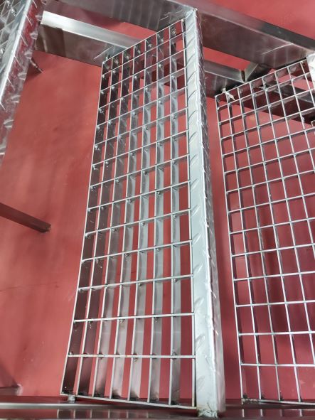 grate stair treads
