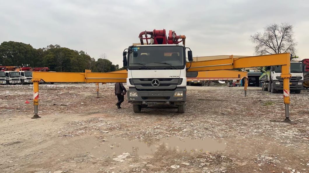 Zoomlion Schwing Putzmeister 2013 Used Concrete Pump Truck 53m
