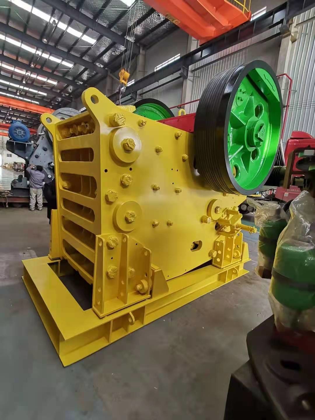 132kw 200mm Feed Cement Crusher Machine 150t/H Fine Crushing