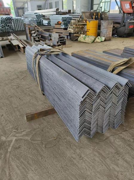 Buy cheap G300 right Galvanised Angle Lintel For Commercial Industrial Buildings from wholesalers