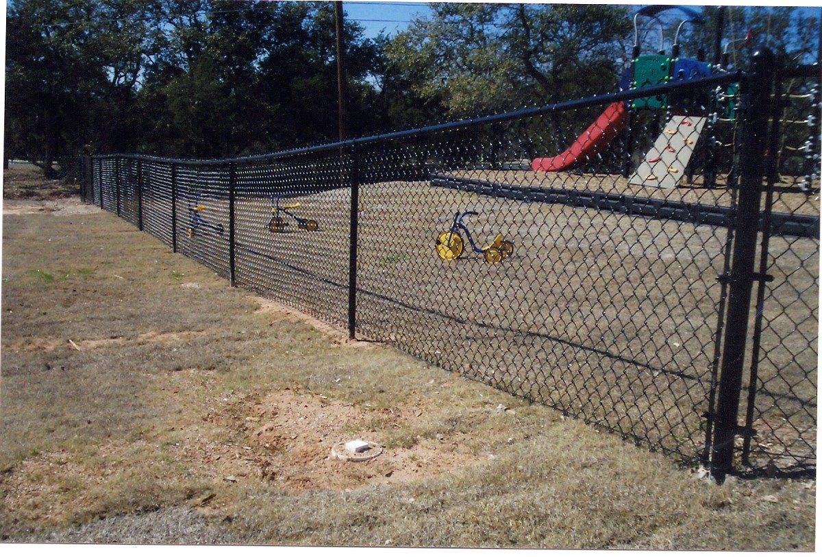 ASTM A 392 heavily galvanized chain link fence with 6ga wire