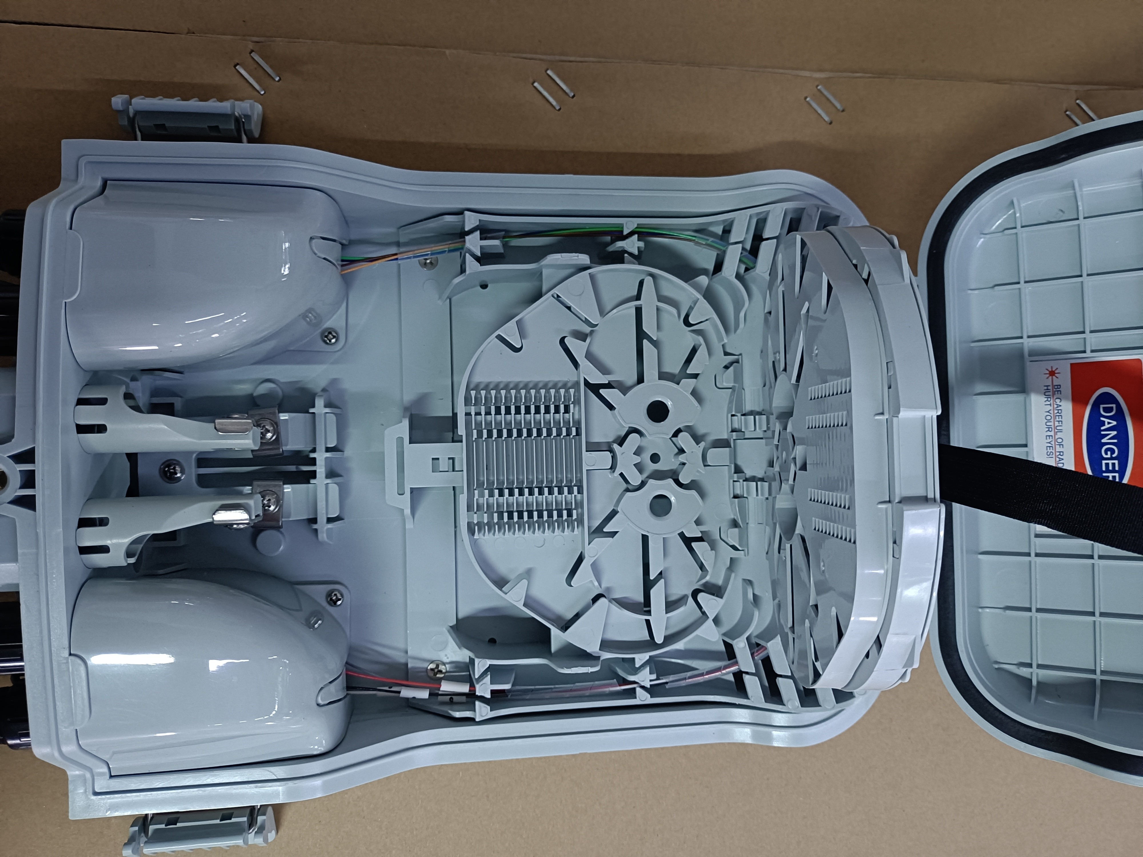 Pre-connectorized Optical Fiber Cable Distribution Box GFS-8SX IP65 319.3*214*133mm HUAWE Adapter fast connector