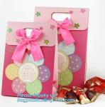 Wholesale fancy white kraft paper clothing packaging bag with logo printing