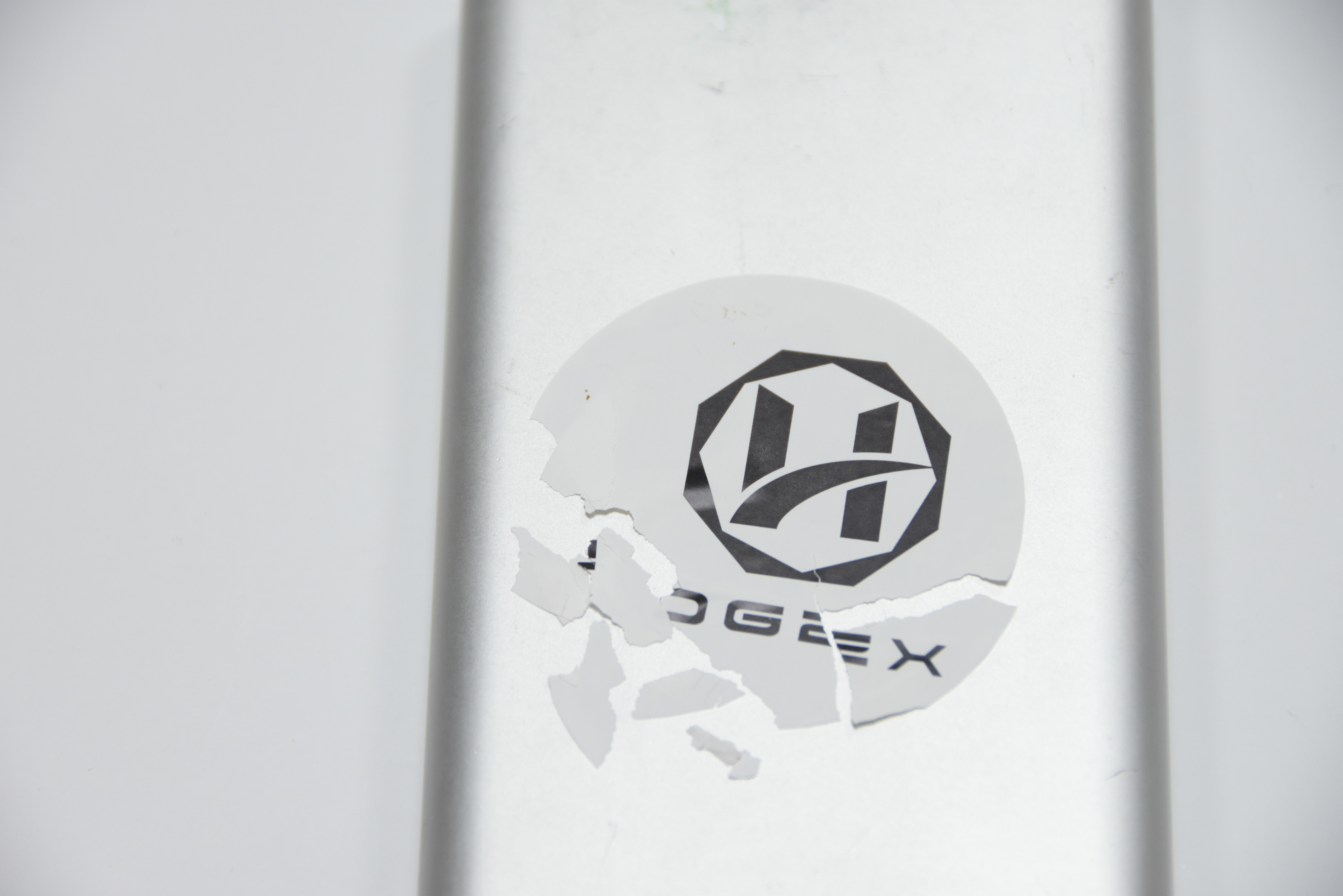 Custom Die Cut Vinyl Sticker Paper Rolls Self Destructive Label For High Value Packages