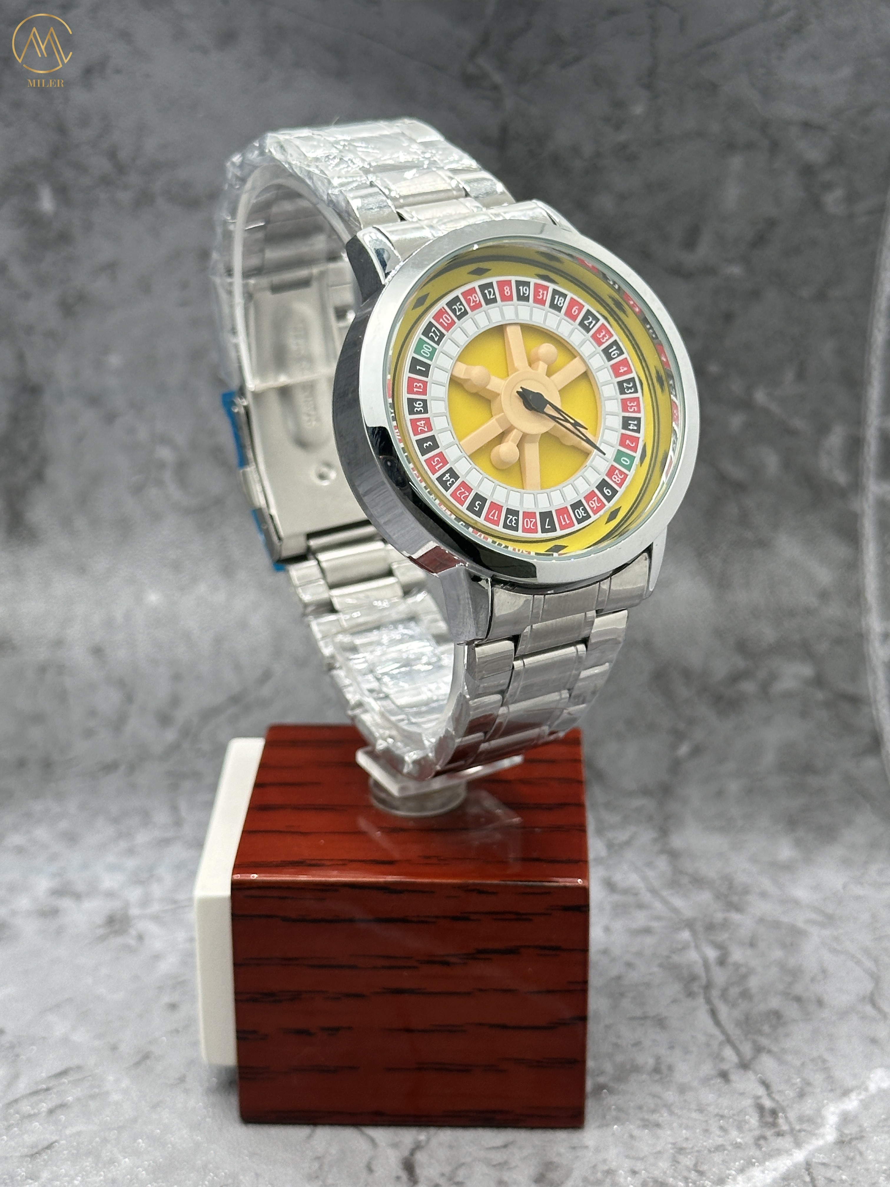 Factory Wholesale Colorful Rotating Table Fashion Watch With Stainless Steel Strap